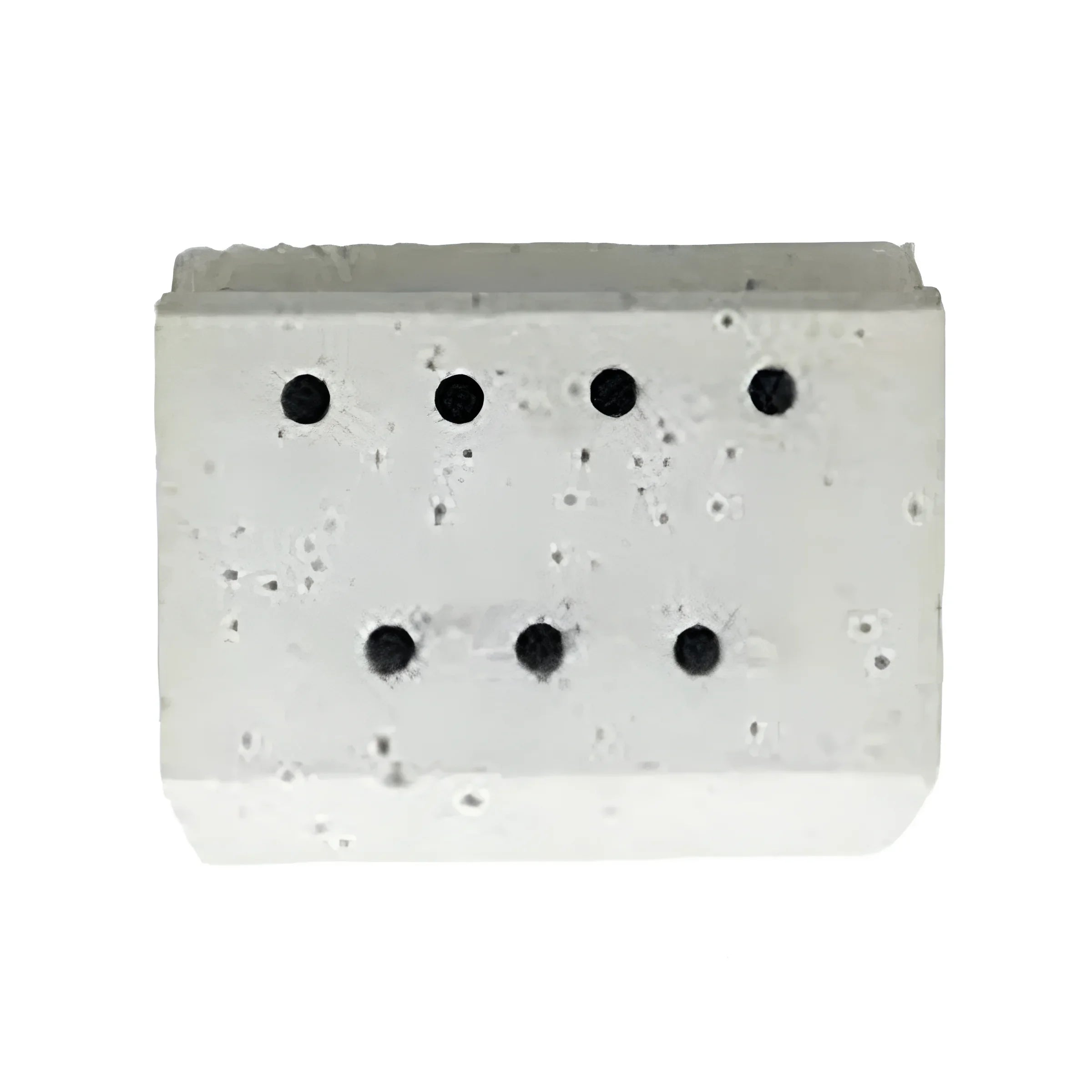 Rectangularer Betonkern mit Löchern für Pelletbrenner Ecofire E+ und Boiler-Zubehör
