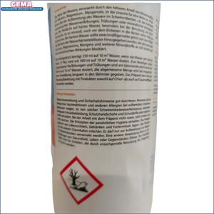 Poolchemikalienbehälter mit Gefahrensymbol für Wasserhärtetabilisator